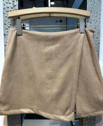 Charger l&#39;image dans la galerie, Jupe Short En Daim
