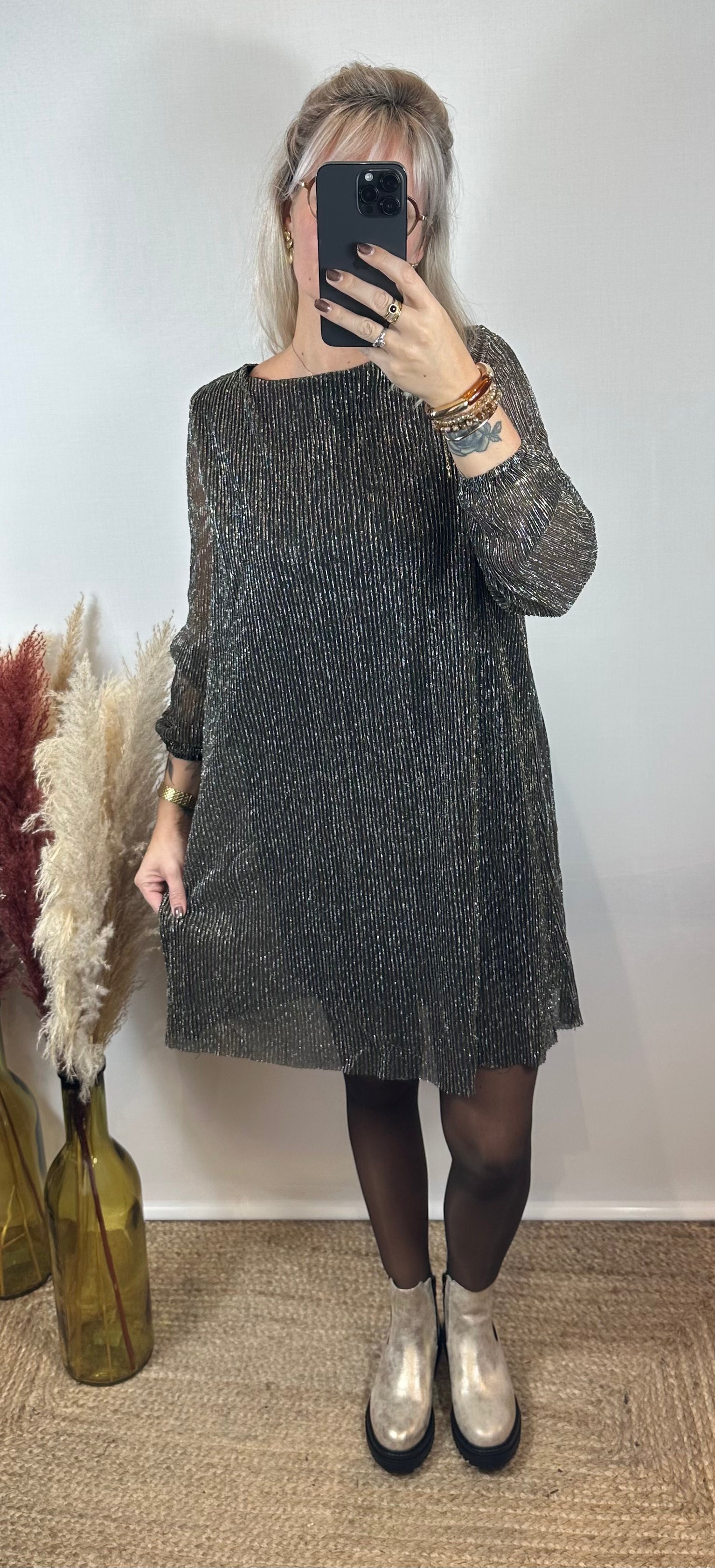 Robe Droite Dorée À Noeud