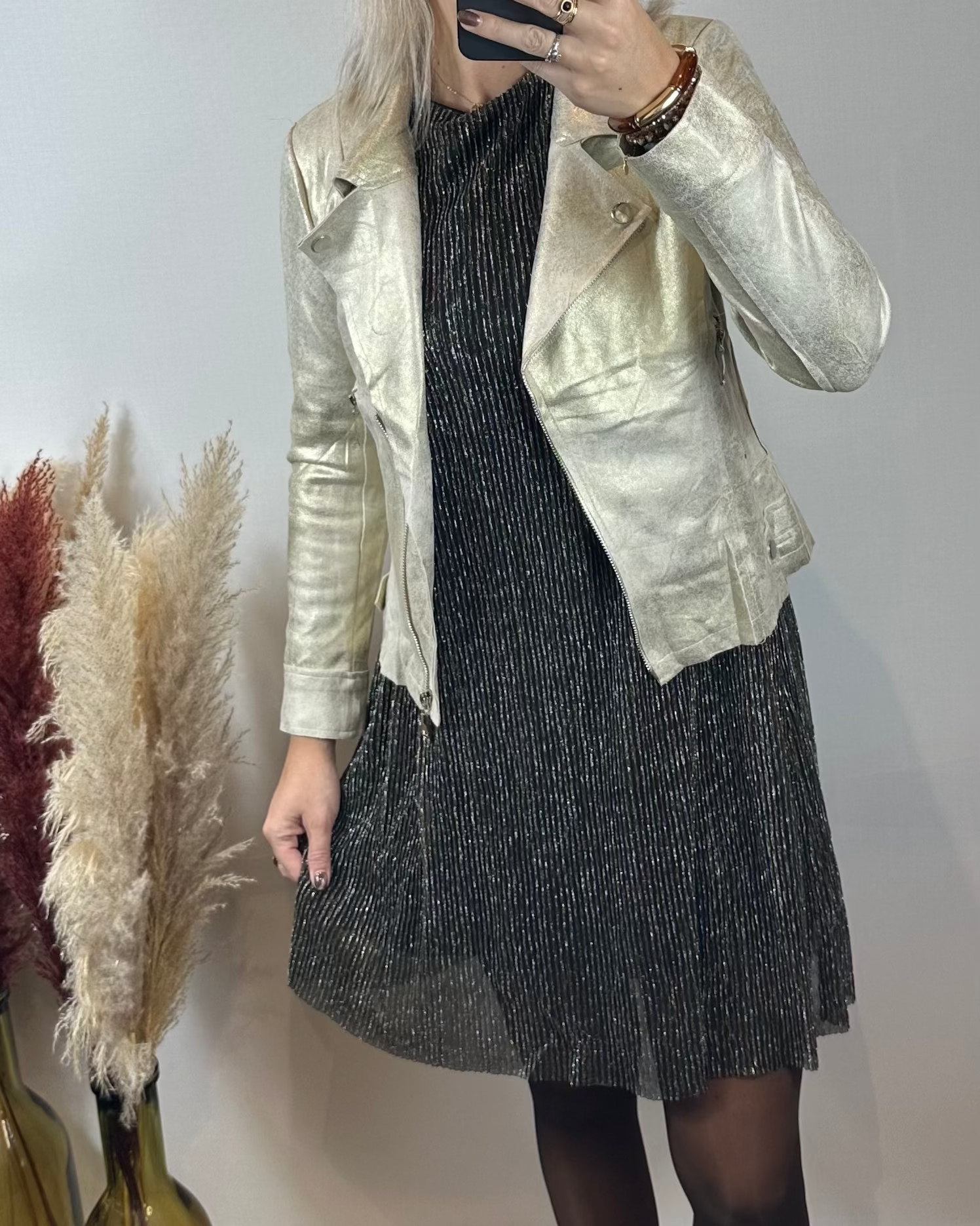 Robe Droite Dorée À Noeud